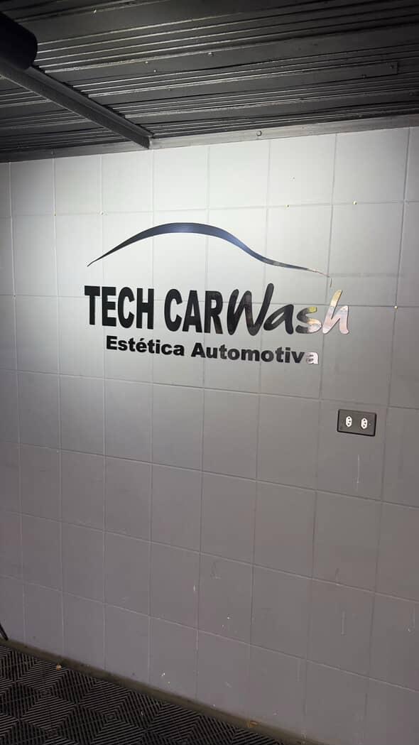 Logo em ACM para estética automotiva